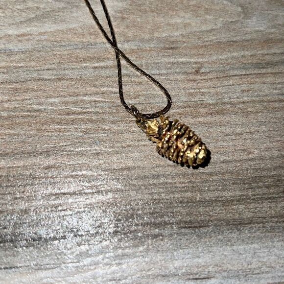 Pine Cone Gold Tone Necklace on 18” Chain Great Mom Gift - Picture 6 of 6